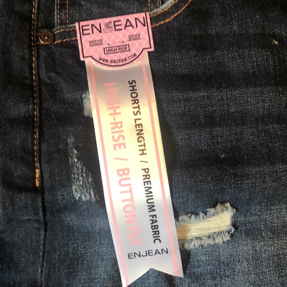 Shorts - Picture 4 of 5